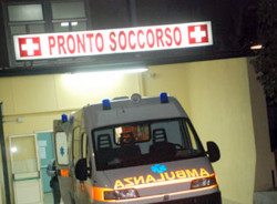 Si rovescia carro allegorico, ferita gravemente una ragazza nel Cosentino pronto-soccorso-ambulanza_266d0_0f637_b0f22_4da45.jpg
