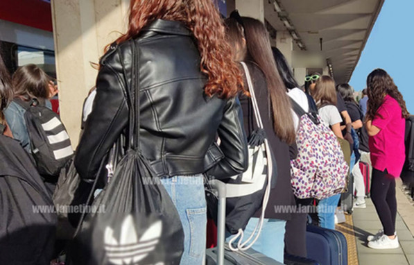 Pasqua 2026, trasporti alle stelle verso la Calabria: rincari record su treni, aerei e pullman studenti-2026-02-10-alle-10.39.39_21604_7731c.jpg