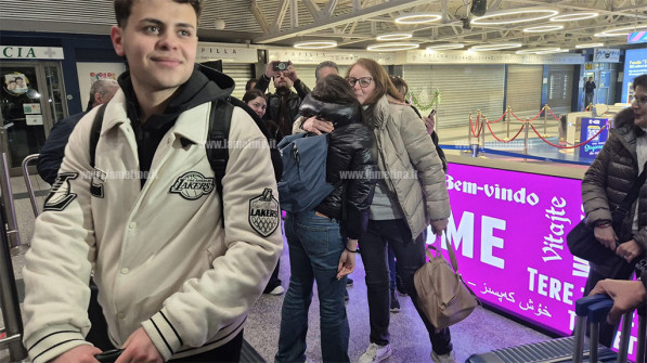 Rientrati gli studenti calabresi bloccati a Dubai: l’abbraccio delle famiglie all’Aeroporto di Lamezia - Video studenti-Dubai-2026-03-04-alle-07.36.43_bd03a.jpg