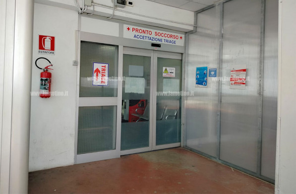 Lamezia, momenti di tensione al Pronto soccorso: giovane bloccato dalla polizia. Effettuato Tso triage-pronto-soccorso-lamezia-2024_d34ed_68c58_2a74d.jpg